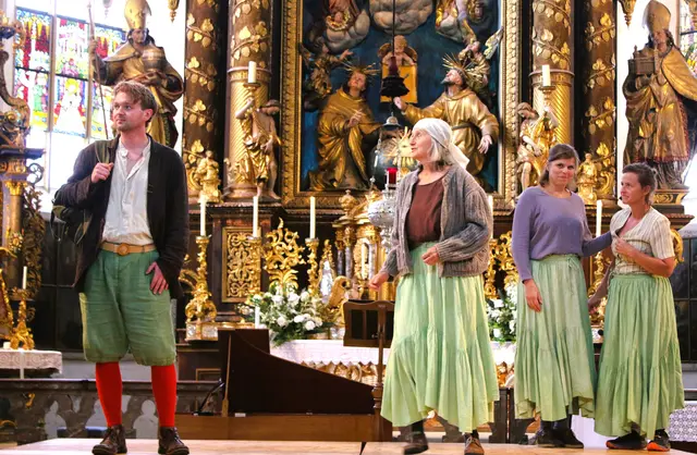 v.l. Alexander Feuchter (Lederwasch jung), Ehrnie Wimmer (Mutter), Alexandra Bäckenberger (Schwester Anna), Marcella Wieland (Schwester Elisabeth). | Foto: LKV/Gappmayer