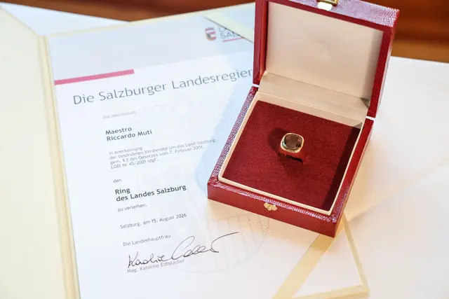 Auszeichnung "Ring des Landes Salzburg" i | Foto: Land Salzburg / Franz Neumayr