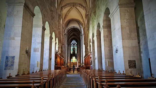Stiftskirche - Kirchenschiff (1187) | Foto: © Silvia Plischek
