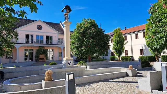 ... anschließend noch vorbei bei der Hochschule und dem Leopoldinum. | Foto: © Silvia Plischek
