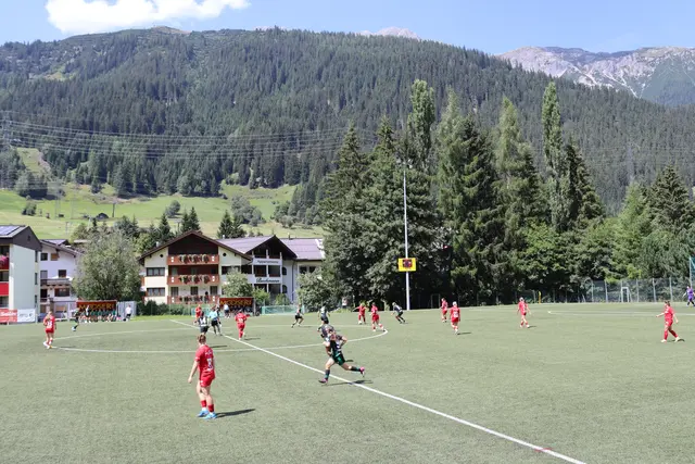 Das Spiel der FC Wacker Innsbruck Damen gegen die Rot-Weiß-Rankweil-Damen.   | Foto: Elisabeth Zangerl