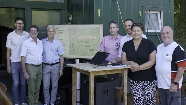 Bürgermeister der fünf Radweggemeinden: Natascha Partl, Albert Pitterle, Gerhard Leutgeb, Michael Wutzelhofer und Josef Balber | Foto: Markus Achleitner