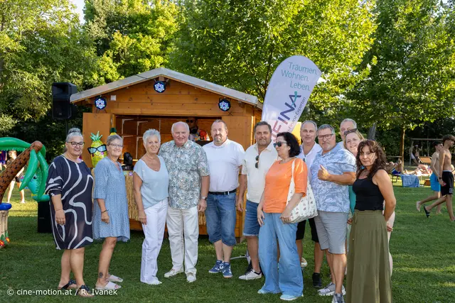 Der Gemeinderat  in "Sommer-Laune" mitten unter den Gästen. | Foto: cine-motion.at / R. Ivanek