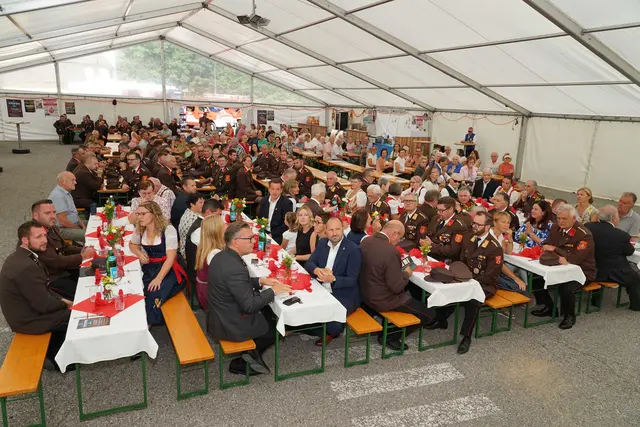Volles Festzelt | Foto: Johann Ponweiser
