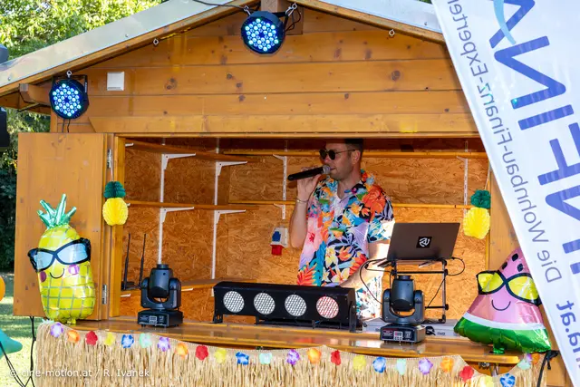 DJ Patrick sorgte nicht nur für Familienunterhaltung am Nachmittag - bis 21 Uhr gab es Hits für alle Altersklassen. | Foto: cine-motion.at / R. Ivanek
