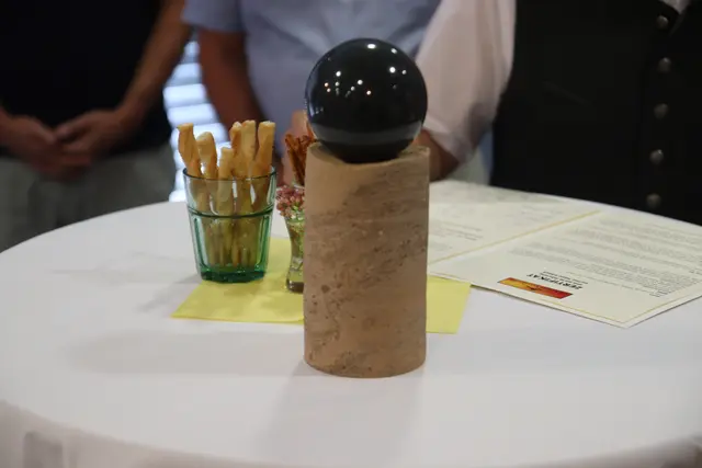 Ein besonderes Geschenk aus vulkanischem Gestein. | Foto: MeinBezirk/Herwig Brucker