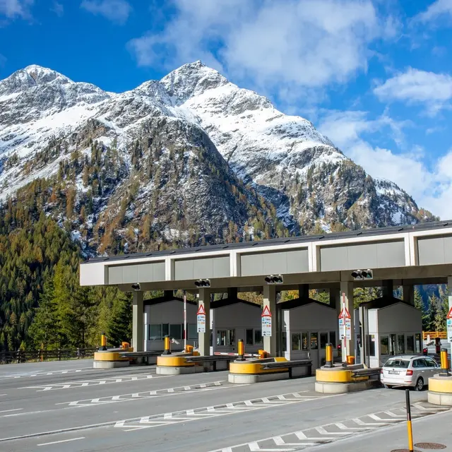 Insgesamt nahm der Kfz-Verkehr 2025 um 3,1 Prozent zu. Besonders stark war das Wachstum auf der Felbertauernroute. Am Tunnel betrug das Plus 8,5 Prozent, in Ainet 4,5 Prozent und in Huben 4,9 Prozent.  | Foto: Felbertauern AG