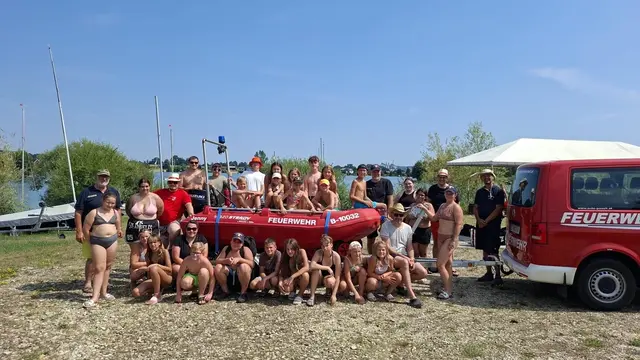 Für den Feuerwehrnachwuchs ging es im Rahmen eines Ferienlagers zur Abkühlung an den Badesee Königsdorf. | Foto: BFKDO Jennersdorf