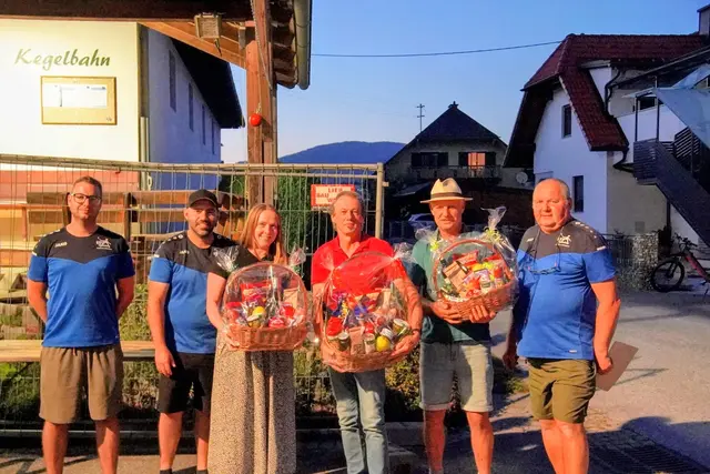 Beim Dorffest des ESV Hafning winkten den Gewinnern beim Kegeln tolle Preise. | Foto: ESV Hafning