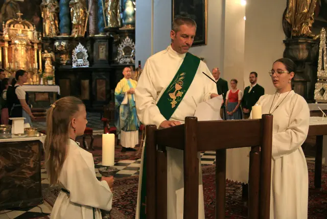 Diakon Robert Langmann trug das Evangelium vor | Foto: Gerhard Langmann