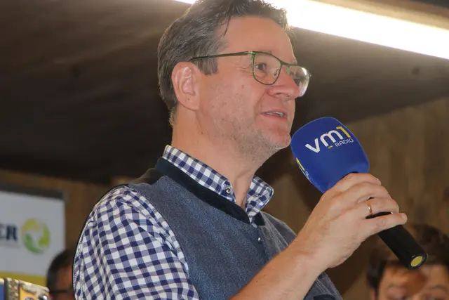 Moderator Karl Lenz führte gekonnt durch die Sendung. | Foto: Josef Hofmüller