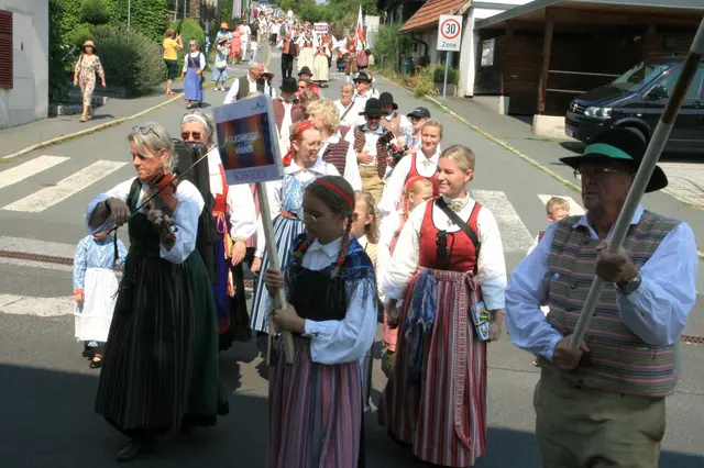 Beim Einzug von der Klosterhöhe in die Grazer Straße | Foto: Gerhard Langmann