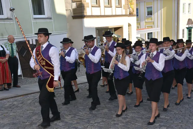 Tag der Tracht und der Blasmusik Pabneukirchen.  | Foto: Zinterhof