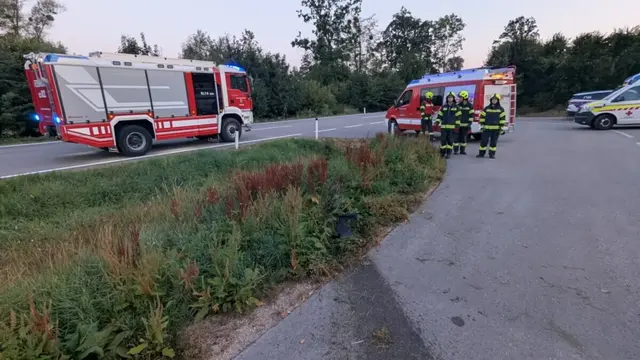 Am Einsatzort: Das verschwundene Unfallauto hinterließ Spuren. | Foto: FF Mühldorf