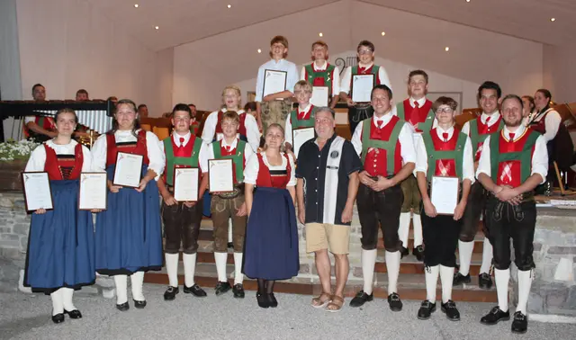 Feierliche Übergabe der Jungmusiker-Leistungsabzeichen beim Platzkonzert der BMK Schwendt | Foto: Mühlberger