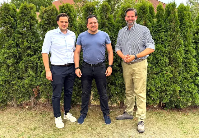 Bundesrat Sebastian Stark (Landesobmann der Jungen Volkspartei NÖ), tschechischer Europaabgeordneter Tomas Zdechovsky, österreichischer Europaabgeordneter Lukas Mandl (v.l.). | Foto: ÖVP
