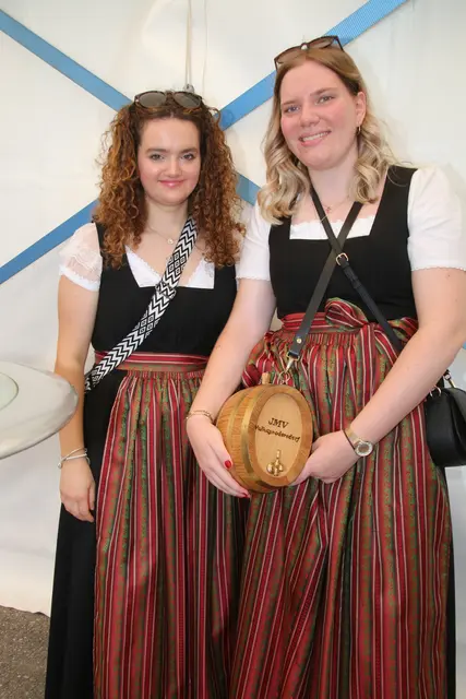 die Marketenderin - Julia und Liane 