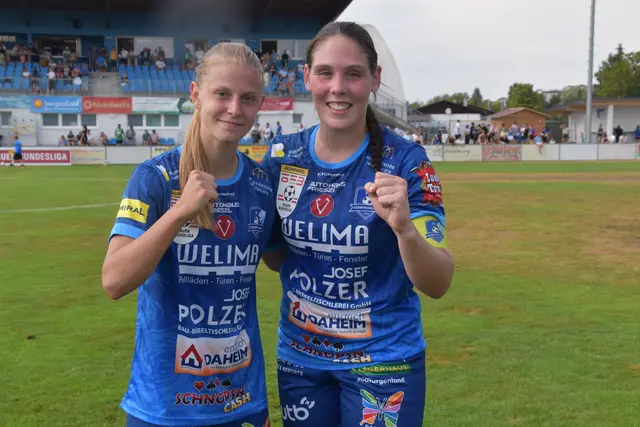 Die beiden Torschützinnen: Emilia Csejtei und Vanessa Beiglböck | Foto: MeinBezirk/Michael Strini
