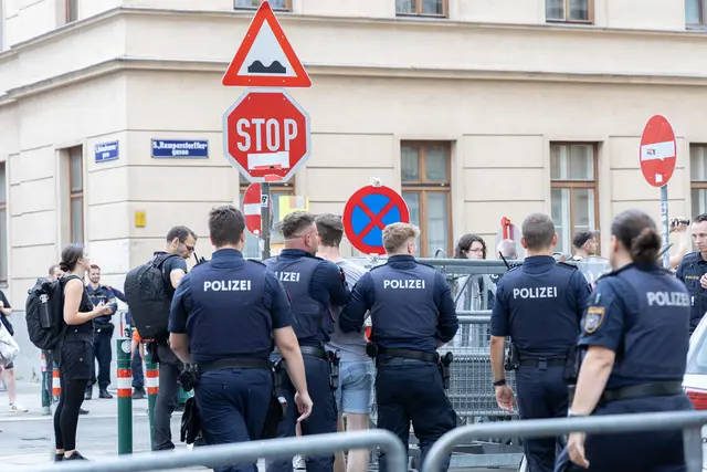 Wenn es eilt, ist die Polizei weiter schnell zur Stelle. Doch bei weniger akuten Fällen muss man manchmal länger warten. (Symbolbild) | Foto: René Brünholzl/MeinBezirk
