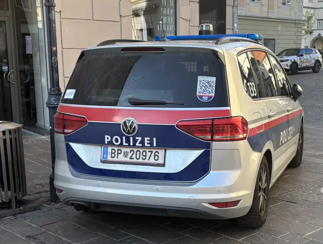 Eine kurz darauf eintreffende Polizeistreife habe umgehend Erste Hilfe geleistet und den Verkehr geregelt. (Symbolfoto) | Foto: MeinBezirk/Lea Kainz