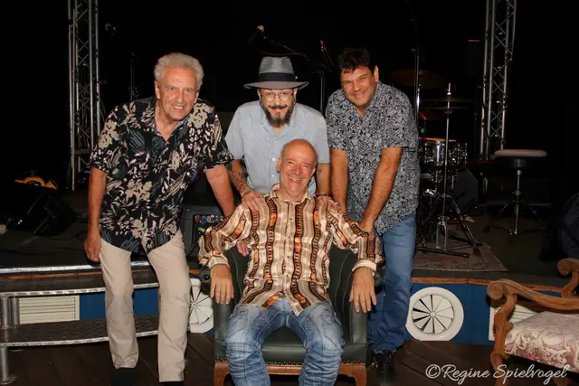 Rudi Staeger, Staphan Heiner und Martin Wenninger mit Andy Lee Lang. Das Quartett sorgte für beste Stimmung im Publikum.