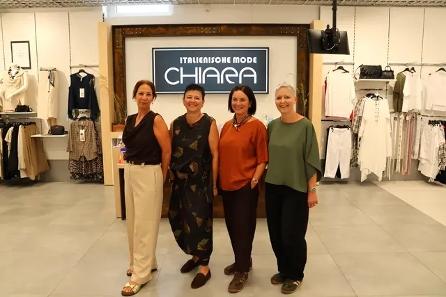 Nina Suppan, Filialleiterin Petra Schaden, Barbara Posch und Michaela Mühl setzen auf italienische Mode und eine freundliche Beratung. | Foto: MeinBezirk/Tamara Koller