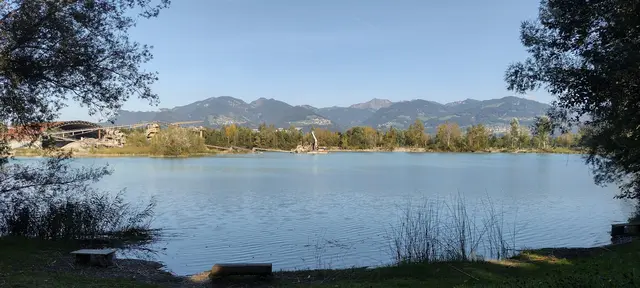 Ein Ausflug auf einem Stand-up-Paddle-Board auf dem Baggersee Paspels in Rankweil (Vorarlberg) endete für einen 38-Jährigen tödlich. (Archiv) | Foto: CM