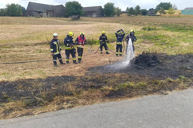 Die Einsatzkräfte konnten die Brände innerhalb kurzer Zeit unter Kontrolle bringen und vollständig ablöschen. | Foto: FF Pfaffenschlag