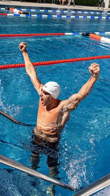 Beim Hindernisschwimmen musste der Athlet auf 50 Meter vier Hindernisse überwinden. | Foto: Poberschnigg