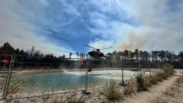 Großer Vorteil beim Föhrenwald: die Wiener Hochquellwasserleitung sorgt für reichlich Wasser. Zusätzlich gibt's Löschteiche. | Foto: Flugpolizei