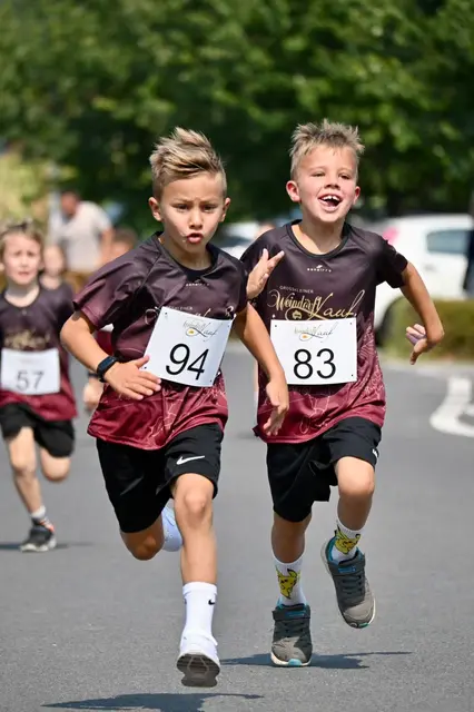Die jungen Läuferinnen und Läufer waren mit sichtbarer Freude und großem Ehrgeiz bei der Sache.