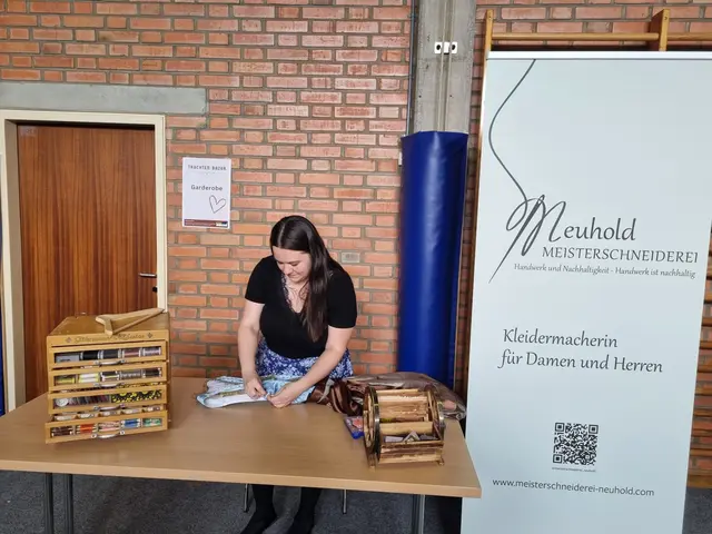 Für zusätzlichen Service sorgte Meisterschneiderin Ines Neuhold. | Foto: Gemeinde Pernegg