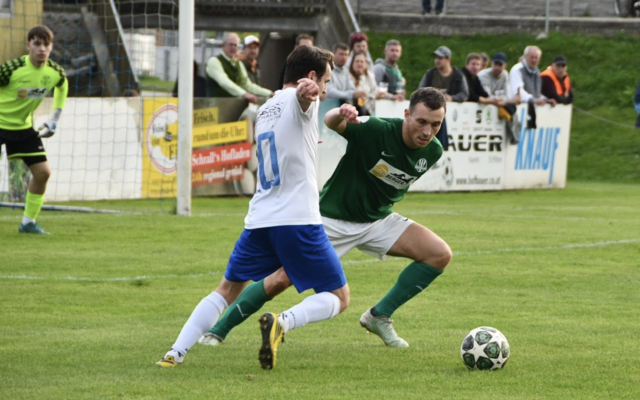 Bei Maximilian Ableidinger und seinen Eggenburger-Abwehrkollegen war in HAlbzeit zwei kein Durchkommen. | Foto: SK Eggenburg / Vera Popp