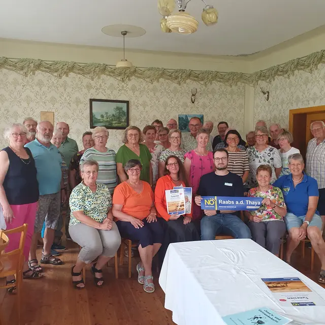 Im Bild: Witzmann Margret, Haidl Günther und Maria, Lukas Walter und Christine, Wagner Christa, Weißensteiner Norbert, Irschik Brigitte und Karl Hainz, Elisabeth und Raimund Mihatsch, Johan Anton und Traude, Lamatsch Maria und Gerhard, Hutterer Erich und Irmgard, Pitschko Sonja, Ableitinger Gertraud, Zotter Erna, Ledwinka Maria, Anita Sainitzer, Cibusch Traude, Haidl Herbert und Maria, Merzdovnik  Lotte,  Edith Sigmund, Waitz Franz, Erich Kerschbaumer und Luise Strobl | Foto: NÖ Senioren
