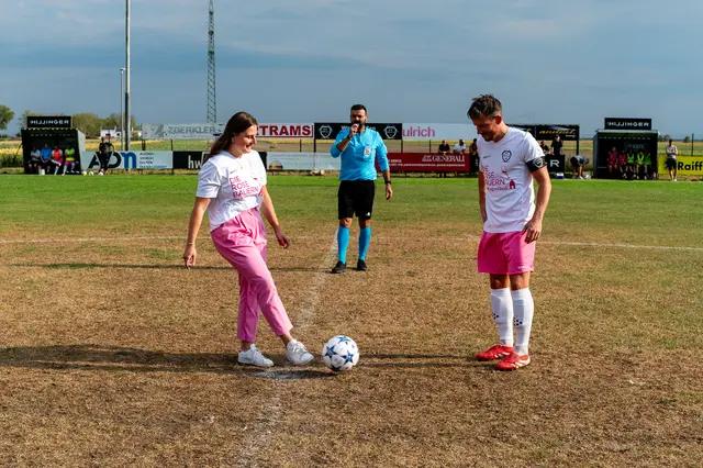 Hannah Wetschka traute sich auch kurz auf das Spielfeld.  | Foto: Viktor Fertsak