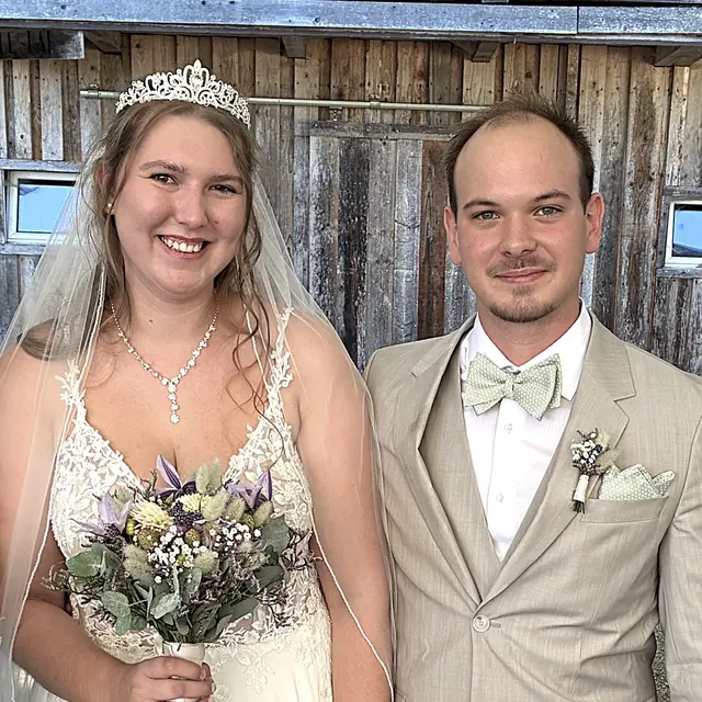 Das frisch getraute Brautpaar Lea Kegelreiter und Philipp Pölleritzer in Schloss Rosenau. | Foto: Franz Fichtinger