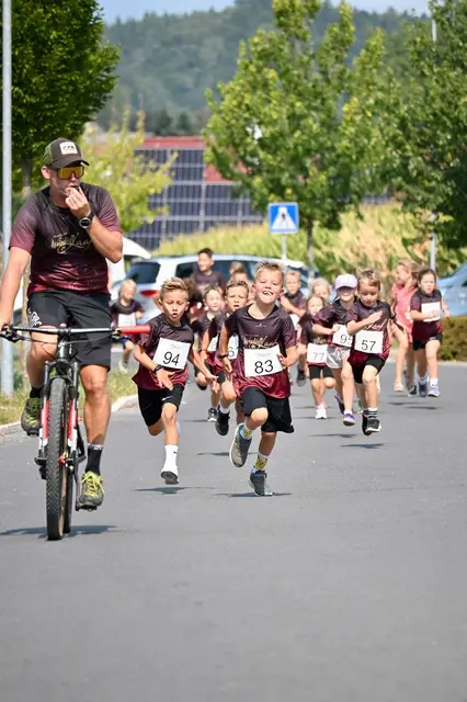 Je nach Alter standen unterschiedliche Distanzen für Kindergartenkinder, Volksschüler und ältere Schüler auf dem abwechslungsreichen Laufprogramm.