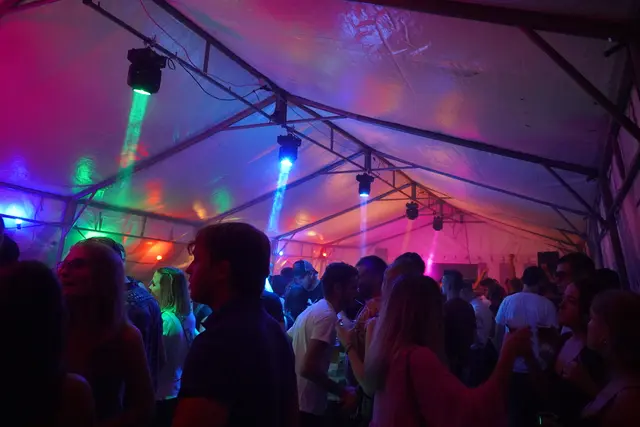 Die Disco war bis in die Nacht bestens gefüllt.  | Foto: AMG