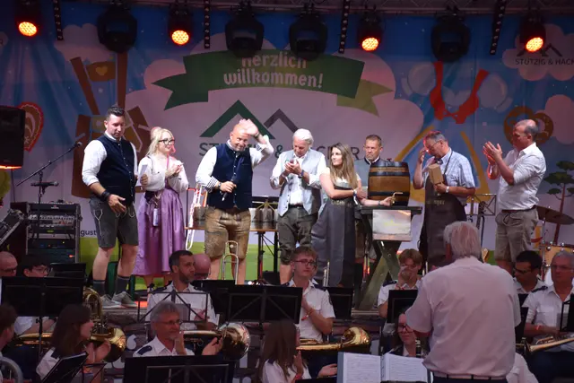 Obmann Alex Rausch freut sich über den gelungenen Auftakt der Augustwiesn. | Foto: Alexandra Goll