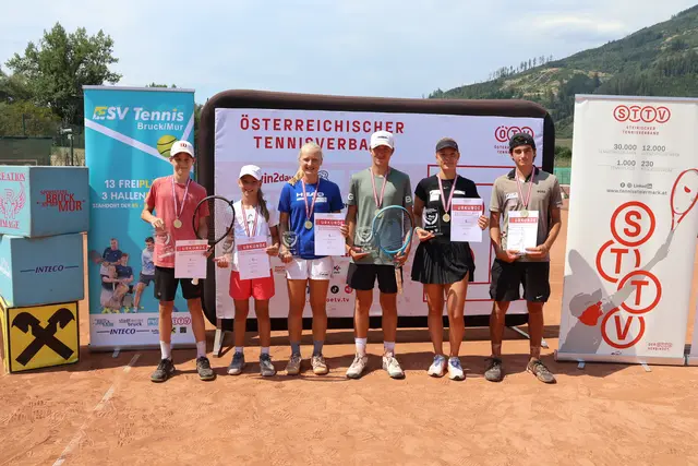 Die neuen Österreichischen Meister von der U12 bis zur U16: David Richter, Sophia Haslehner, Mavie Maierhofer, Lionel Frießnegg, Lea Haider-Maurer und Ethan Pieber.
 | Foto: Stadt Bruck