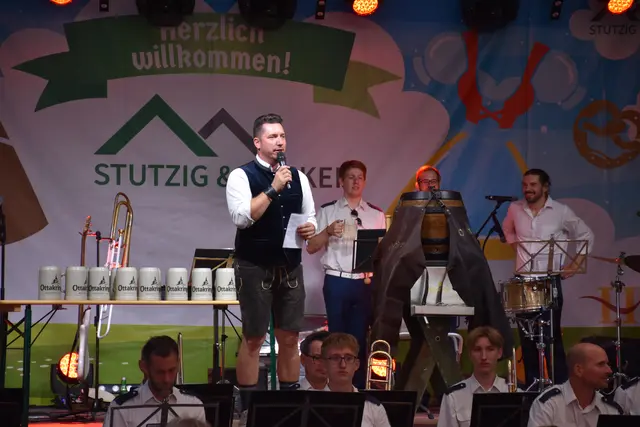 Clemens Reinsperger führte charmant durch das Eröffnungsprogramm. | Foto: Alexandra Goll