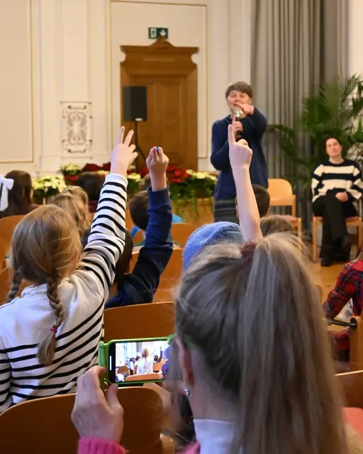 Das Kinder- und Jugendparlament zeigt den politischen Prozess im kleinen Rahmen.  | Foto: BV18 & Wiener Familienbund