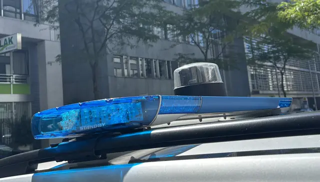 Die Polizei bittet um Hinweise zum bislang unbekannten Täter. Der gesuchte Mann soll etwa 30 bis 40 Jahre alt und 175 bis 180 Zentimeter groß sein. | Foto: Chalusch