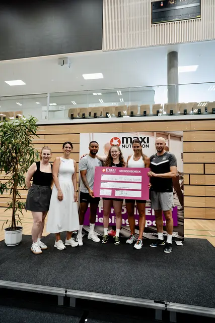 Die Lunzer Nachwuchssportlerin Angelika Dallhammer (3.v.r.) stand bei der MaxiNutriotion Sportchallenge in Wien im Fokus. | Foto: MaxiNutriotion