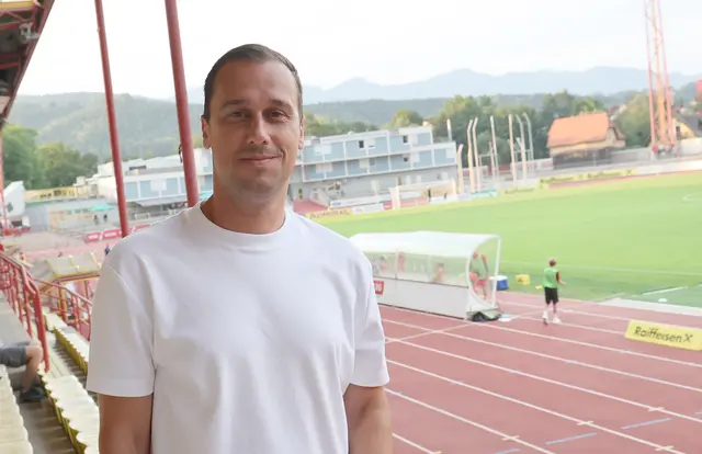 Michael Liendl – hier noch auf der Zuschauertribüne im Alpenstadion Kapfenberg – wechselt auf die Cheftrainerbank von Zweitligist KSV 1919. | Foto: GEPA pictures