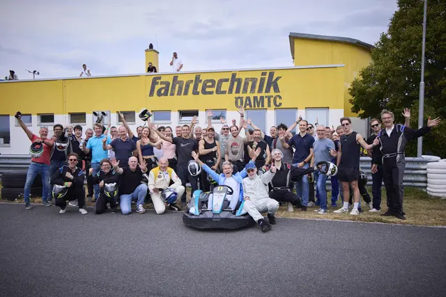 Seefestspiele Mörbisch zu Gast beim Kartrennen in Teesdorf. | Foto: ÖAMTC/APA-Fotoservice/Ben Leitner