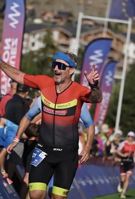 Udo Perner zeigte beim Alpe d’Huez Triathlon eine starke Leistung und konnte seine Zeit von 2023 deutlich verbessern. | Foto: KSV-TriTeam