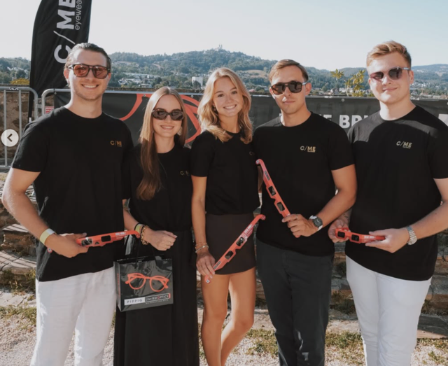Das Team von Pippig United Optics sorgte für den sicheren Ausblick auf die Sonnenfinsternis. | Foto: Pippig United Optics