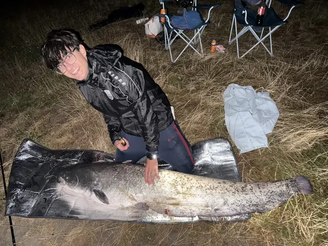 Benedikt Siegl (18) mit dem 1,71 Meter langen Fang. | Foto: Brandtner/privat