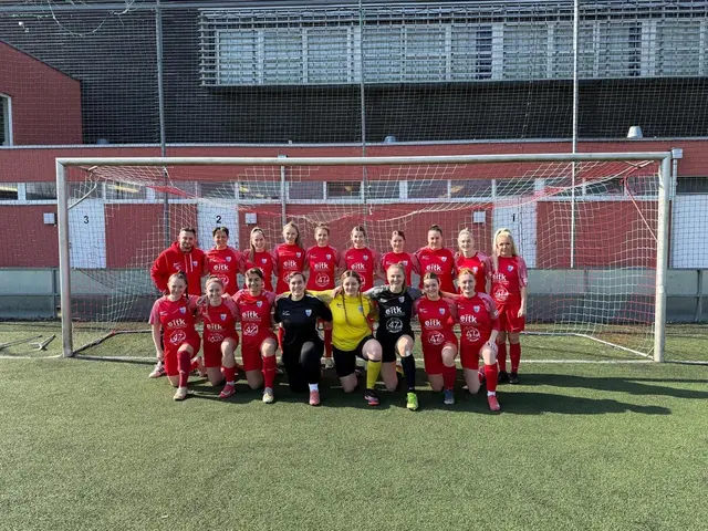 Das Team der Hitzendorf-Frauen ist für das Derby gegen Stallhofen gerüstet. Der Ankick zum Schlager erfolgt um 15.30 Uhr. | Foto: SV